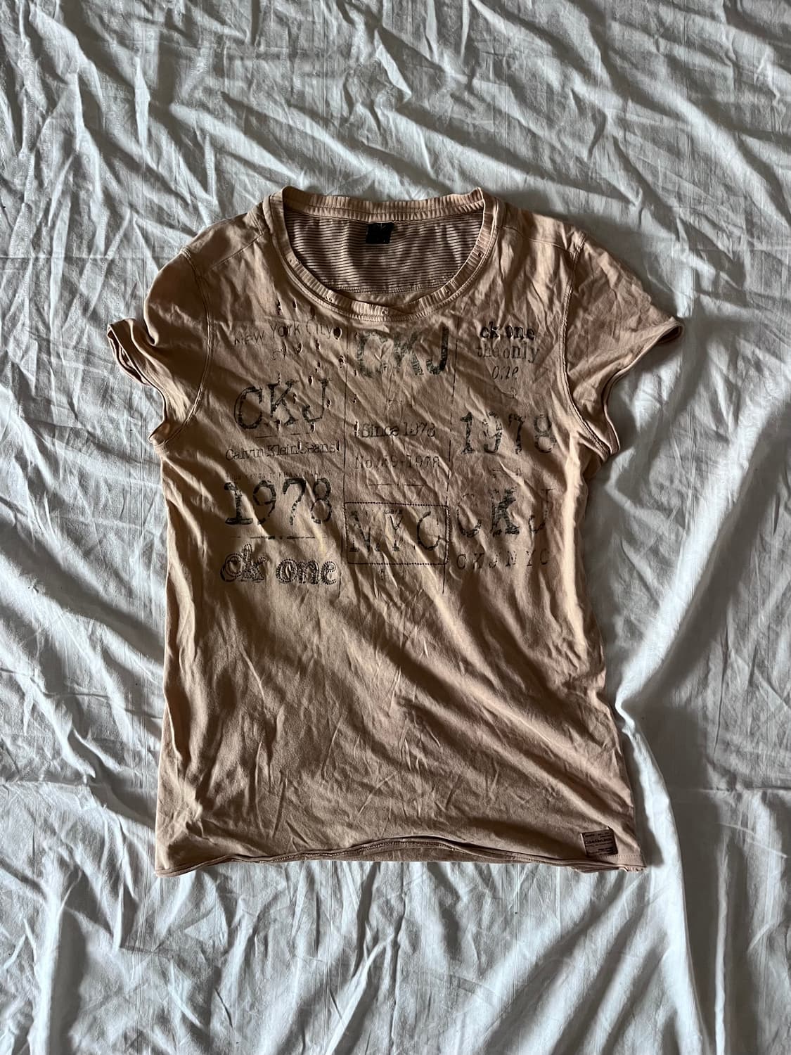 Calvin Klein Vintage Graphic T-Shirt 상품이미지1