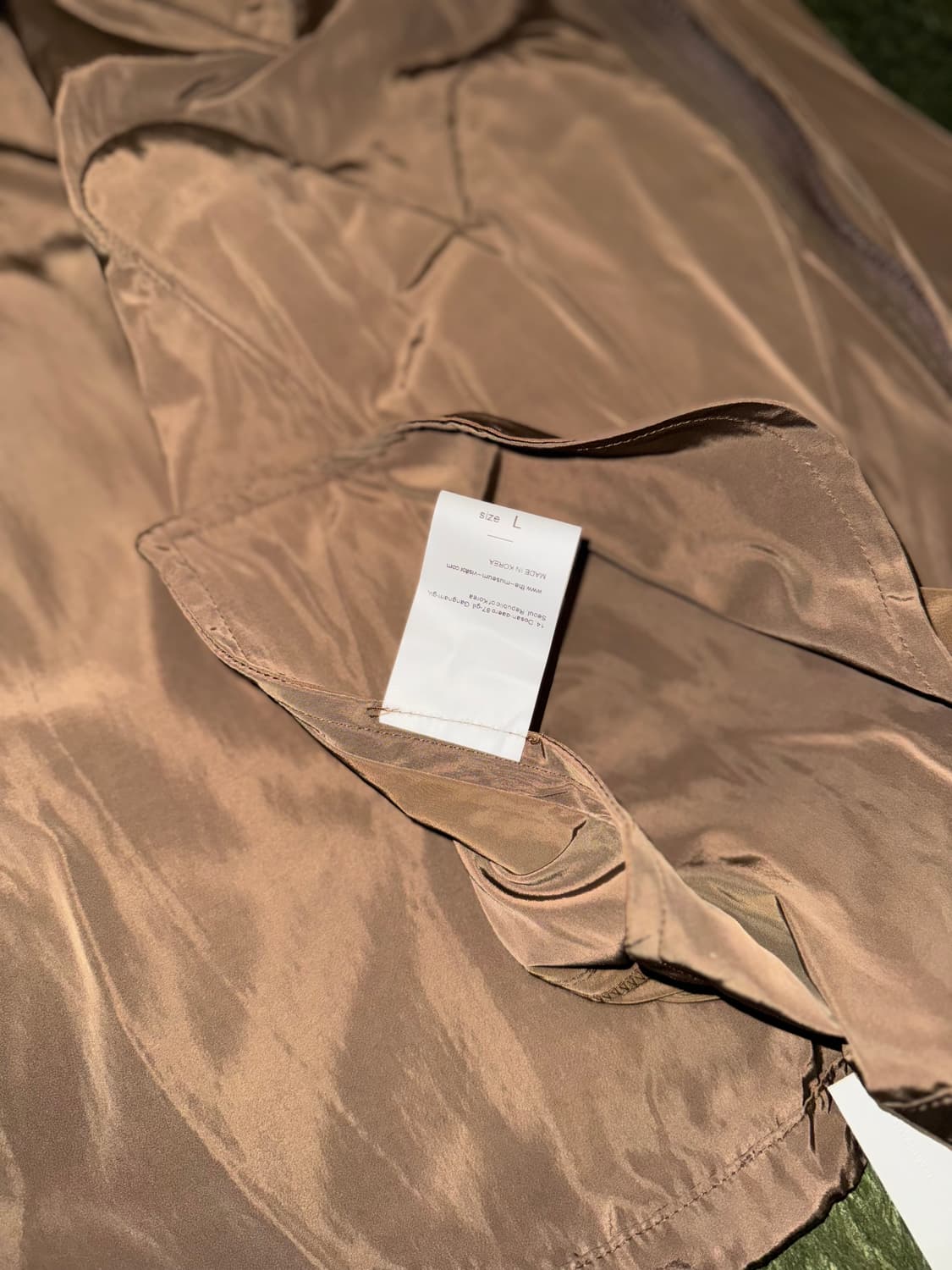 [L] 더뮤지엄비지터 하트 엠보스드 폴리 자켓 브라운 상품이미지6