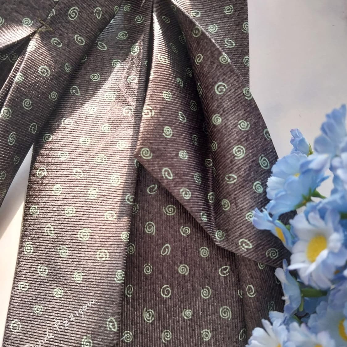 불가리 실크 그레이&에버그린 넥타이 9.7cm S~A+등급 K1392
 상품이미지8