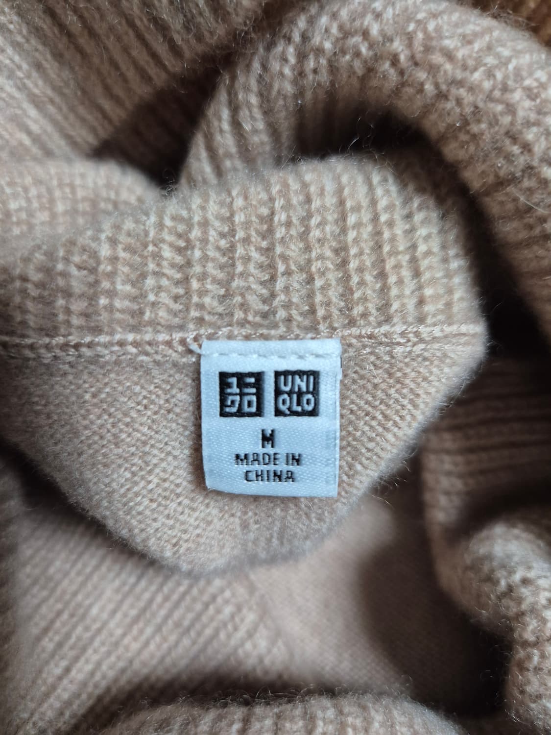 유니클로 캐시미어100% 터틀넥 니트 상품이미지9