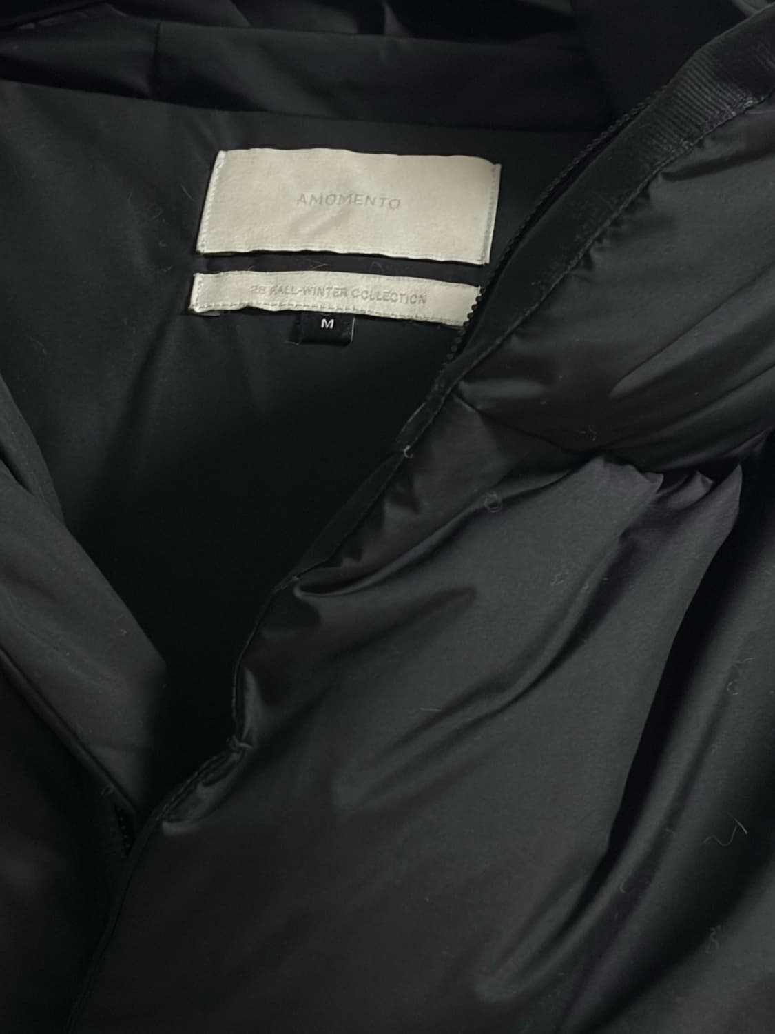 아모멘토 25FW 맨즈 다운 푸퍼 패딩 M사이즈 팝니다. 상품이미지4