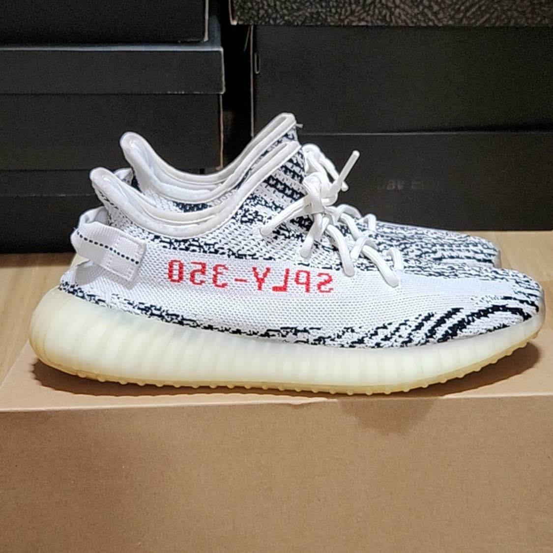 아디다스 275 이지부스트 지브라 상품이미지3