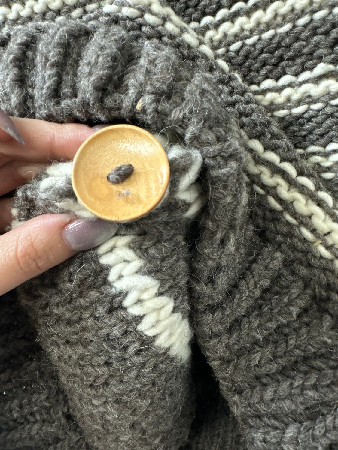 헤비울 우드단추 스트라이프 숄카라 니트 베스트 상품이미지8