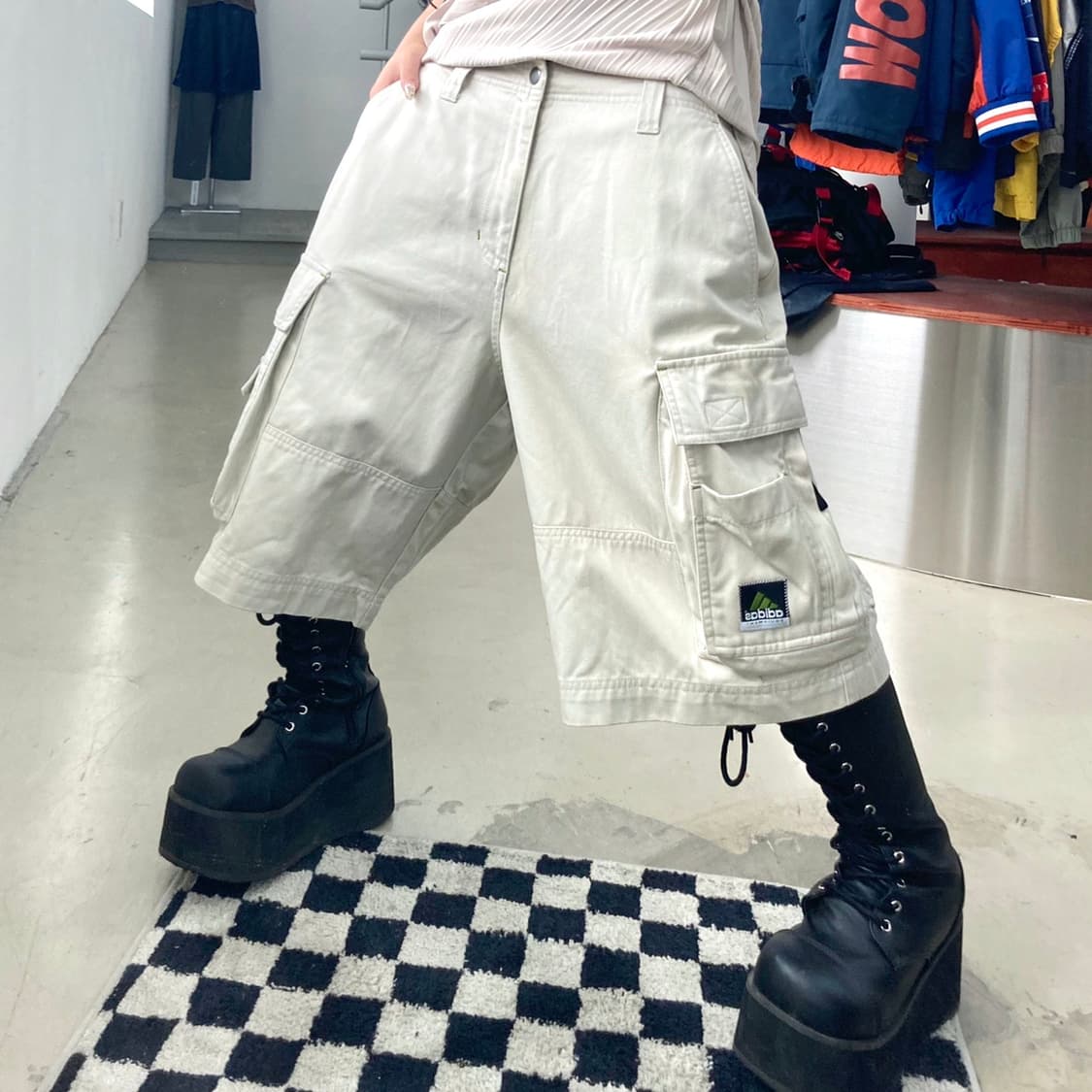 아디다스 이큅먼트 멀티 포켓 라이트 베이지 카고 팬츠 상품이미지2