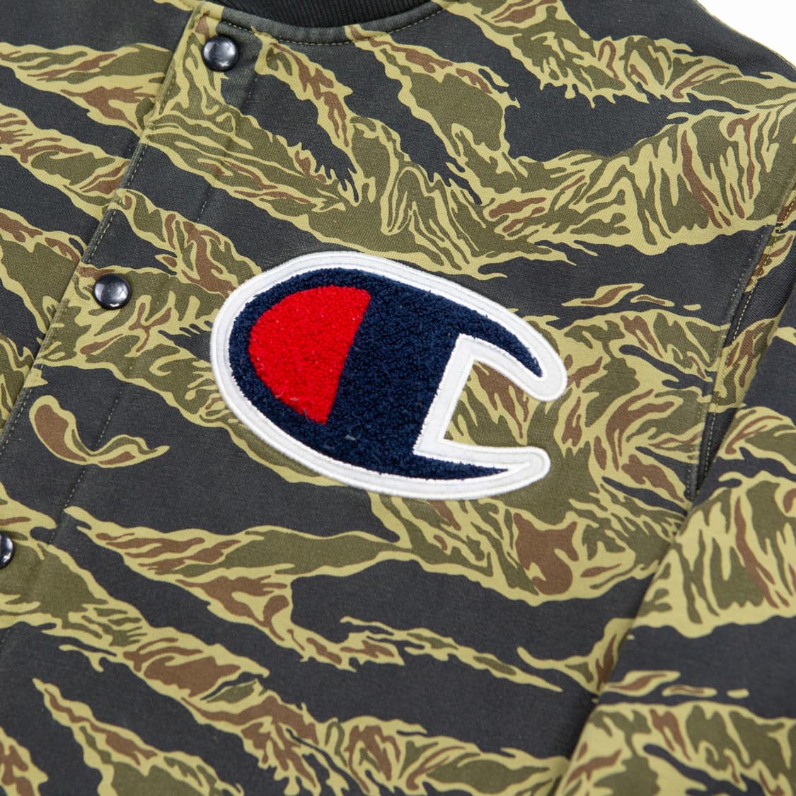 슈프림 x 챔피온 타이거 카모 바시티 자켓 상품이미지2