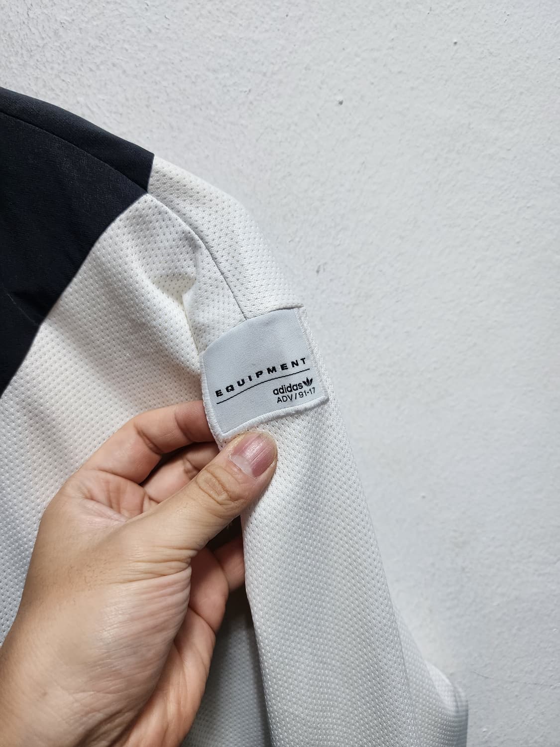 아디다스 이큅먼트 BOLD 바람막이  상품이미지3