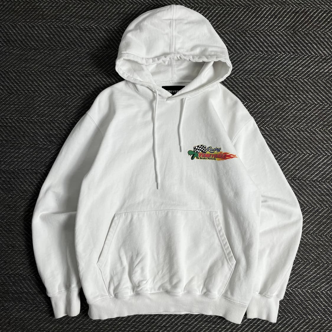 예스아이씨 레이싱 그래픽 빅로고 박시핏 후드 티셔츠y 3246 상품이미지4