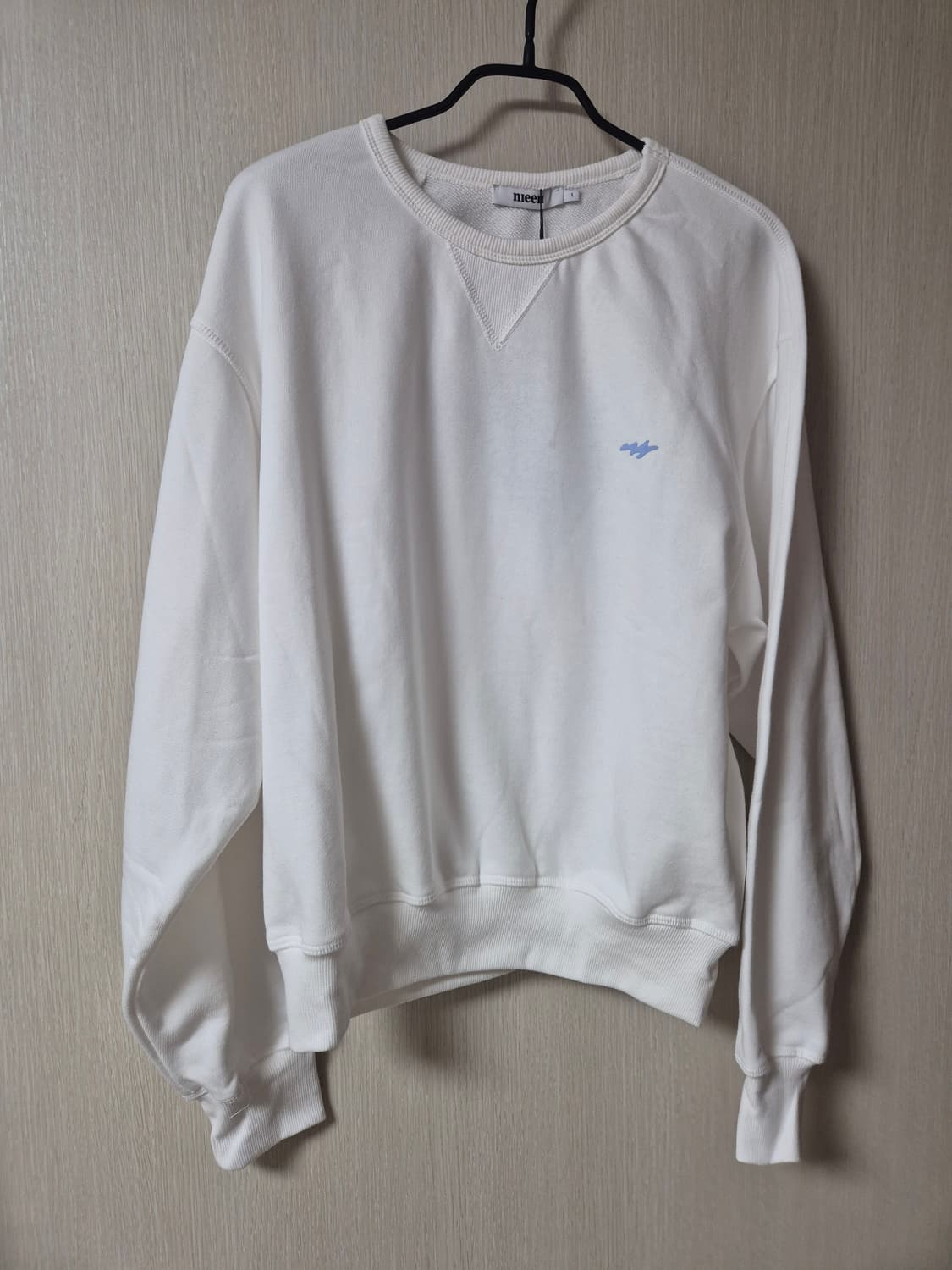 (새제품) NIEEH 니히 맨투맨 화이트 1 상품이미지2