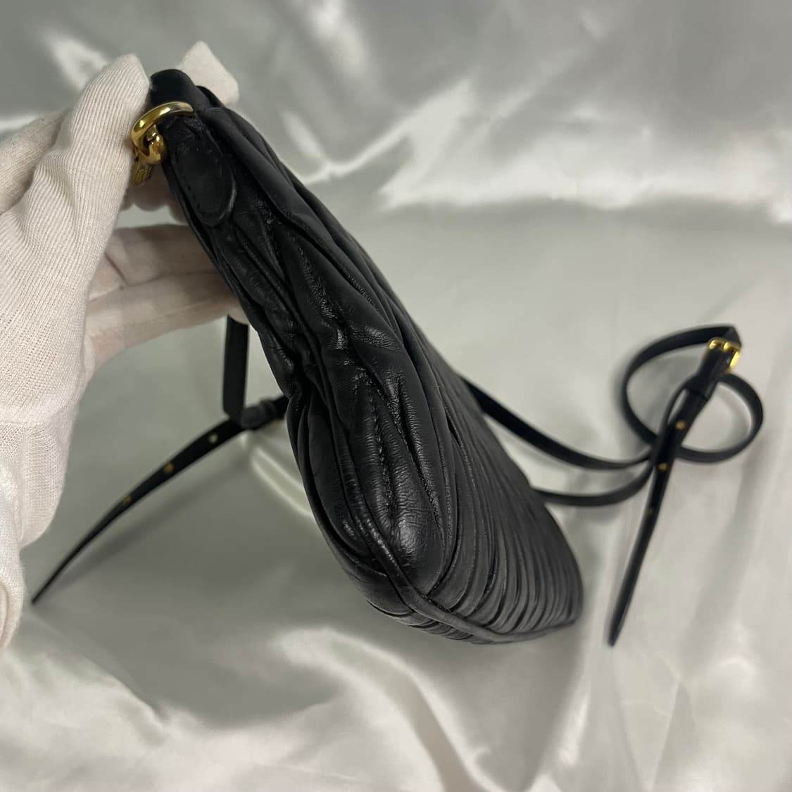 미우미우 마테라쎄 블랙 숄더백 크로스백 클러치백 단품  상품이미지5