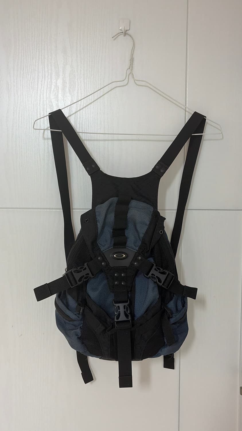 오클리 아이콘 미니백팩 상품이미지1