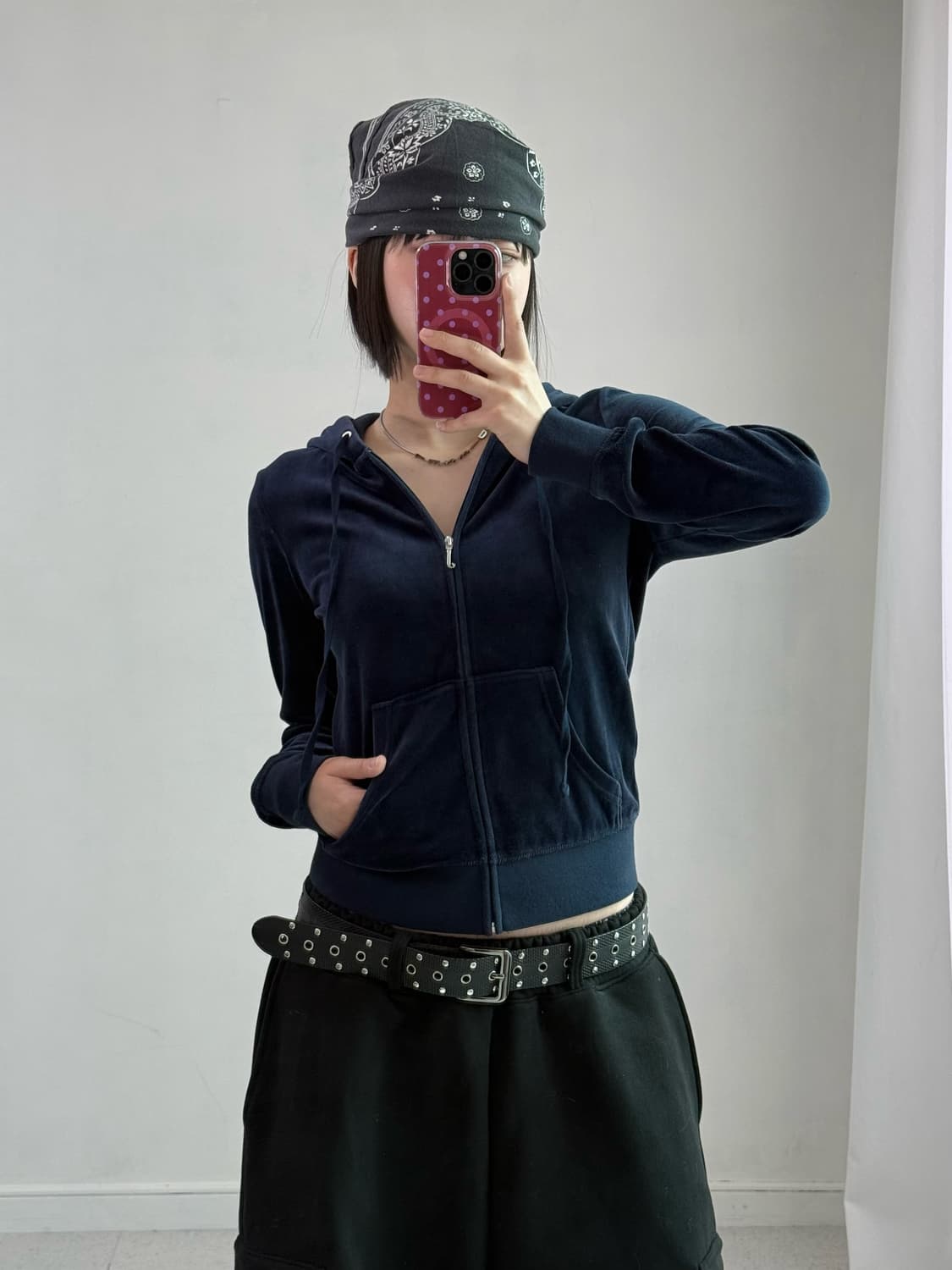 쥬씨 꾸뛰르 네이비 벨벳 후드집업 상품이미지2