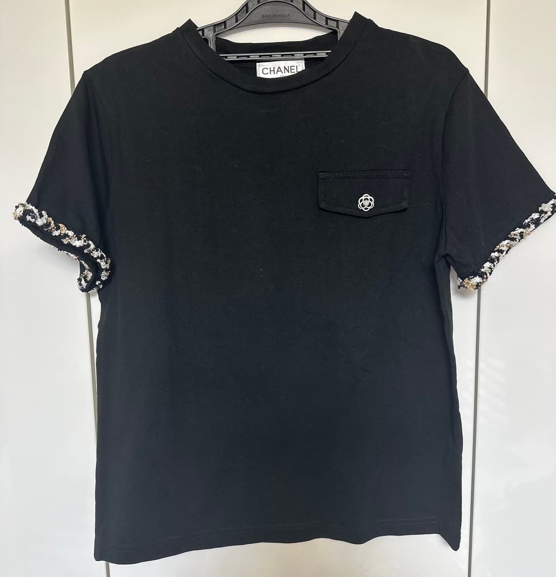 샤넬 까멜리아 블랙 반팔 티셔츠  상품이미지3