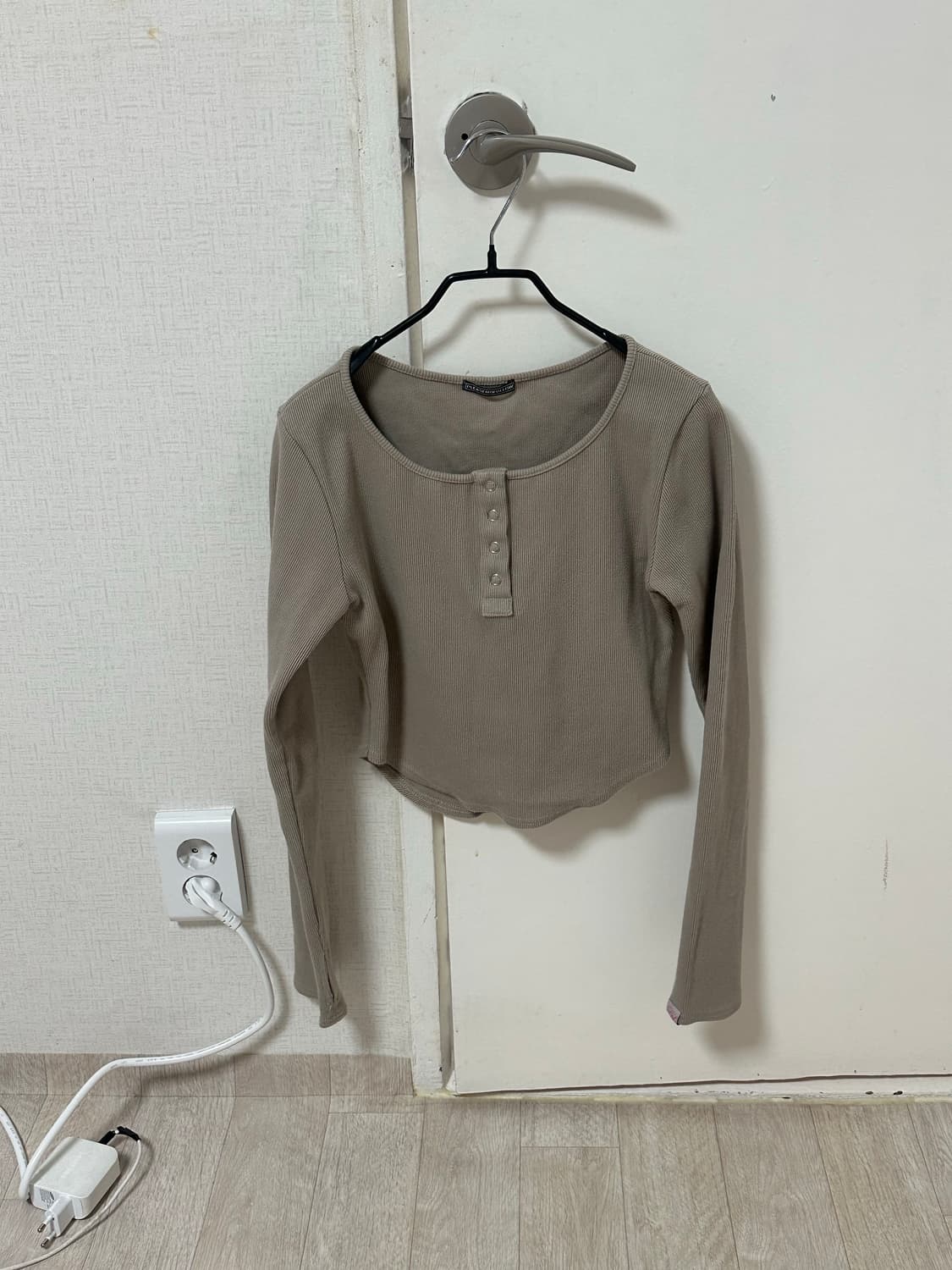 플리즈노팔로우 제니탑 긴팔 베이지 상품이미지2