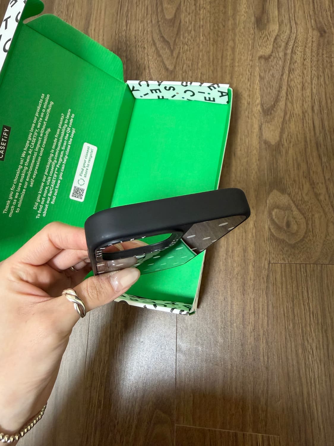 케이스티파이 블랙 도트 케이스 아이폰17 상품이미지5