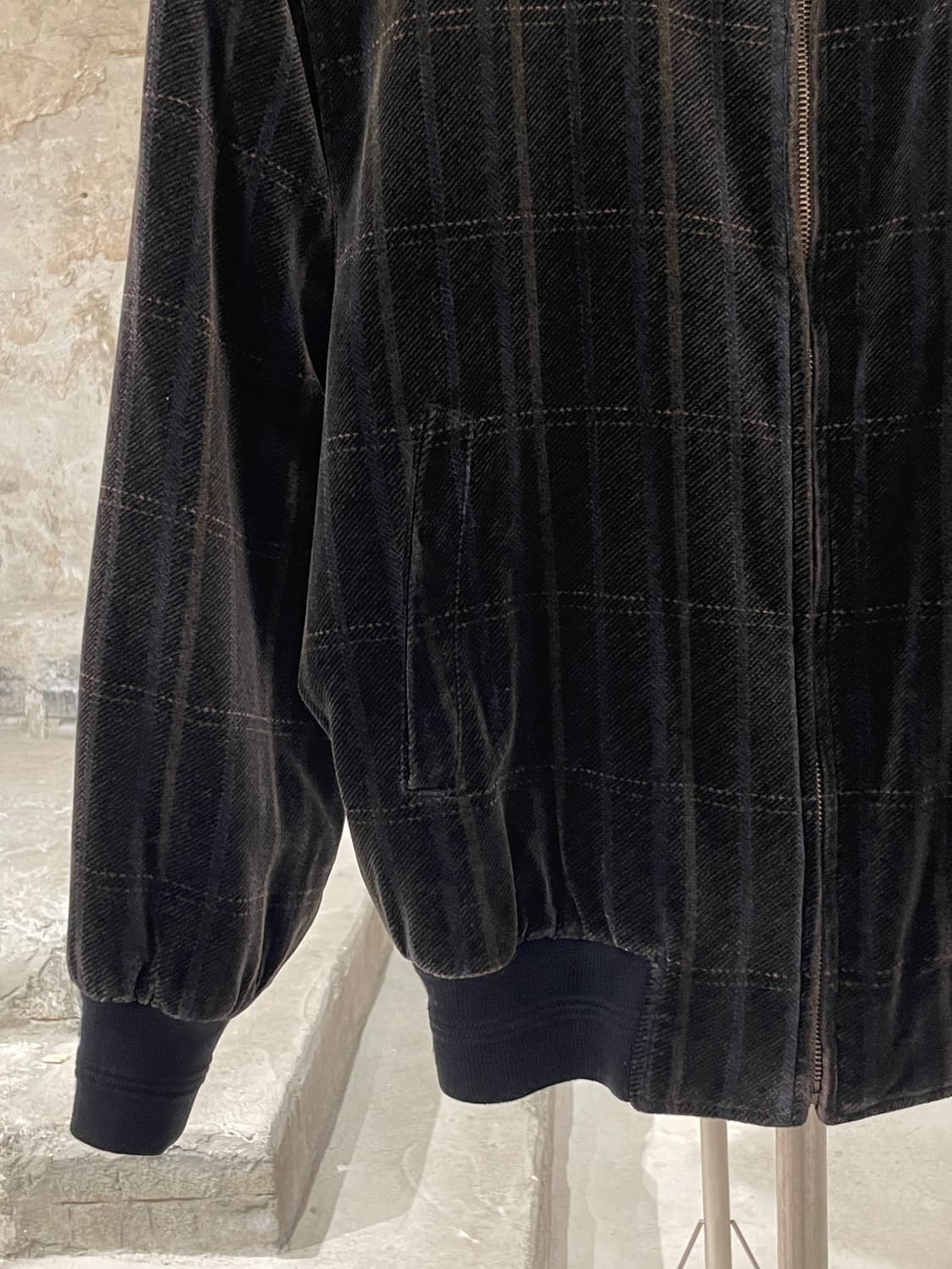 이브 생로랑 뿌르 옴므 다크 브라운 로고 체크 벨벳 자켓 상품이미지4