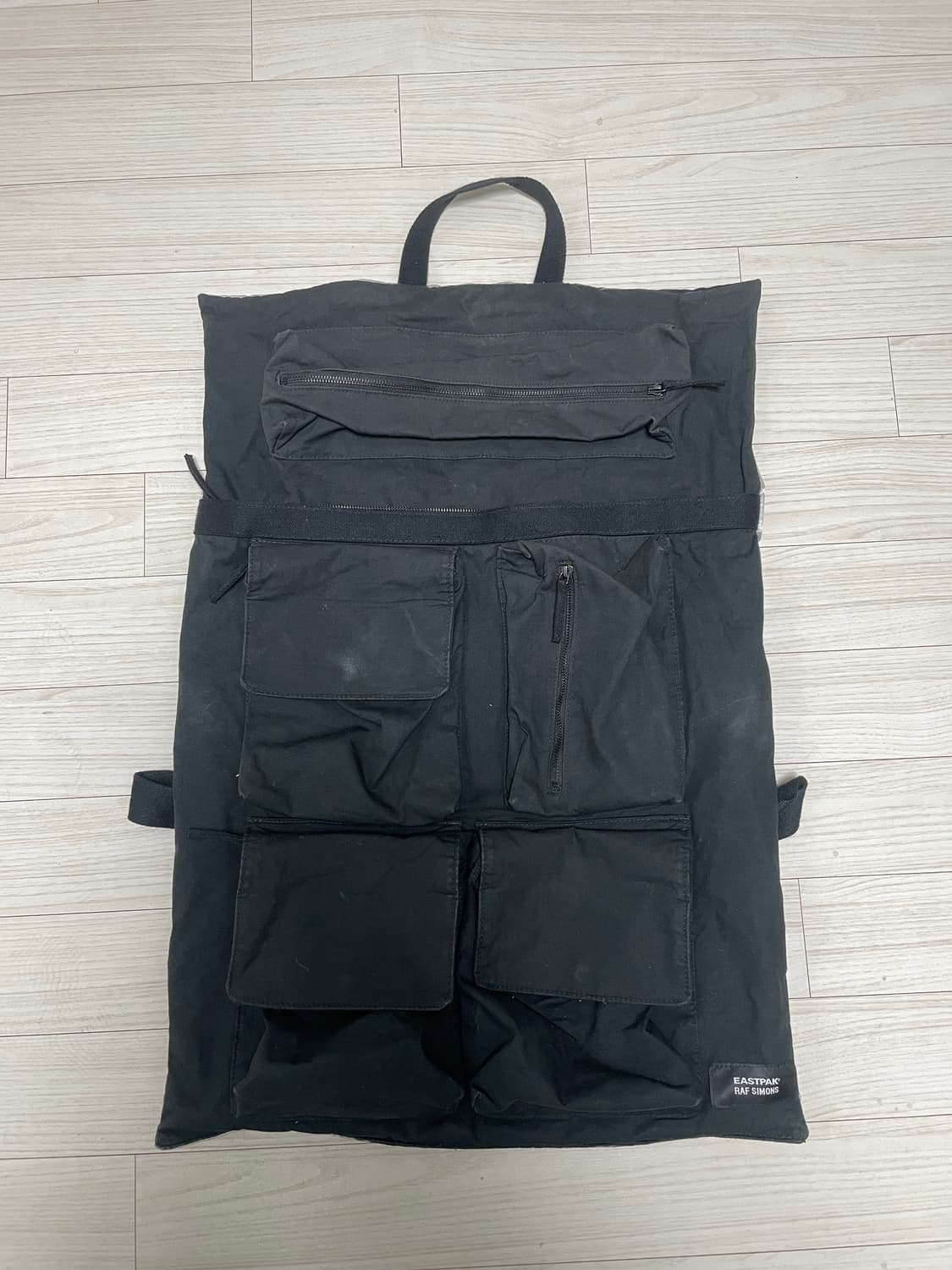 라프시몬스x이스트팩 포스터 백팩 상품이미지4