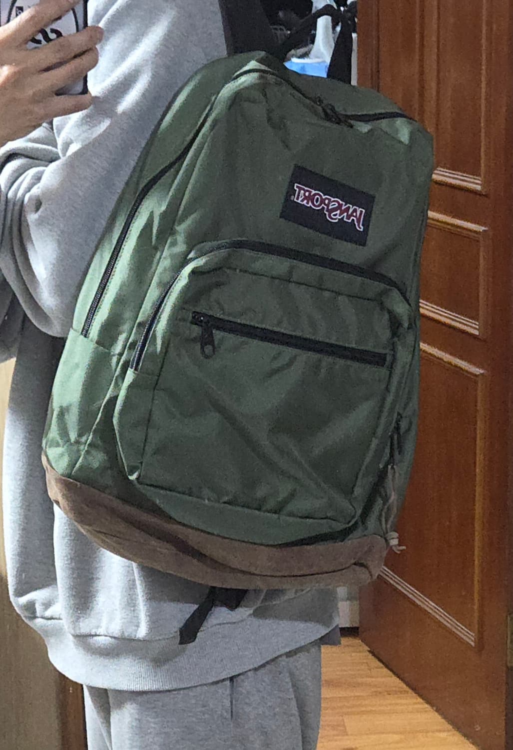 (착샷) 잔스포츠 라이트백 백팩 스웨이드 그린 상품이미지8