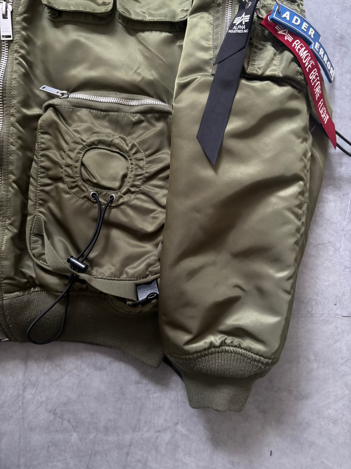 Alpha Industries 알파 인더스트리 MA-1 카키 항공 점퍼  상품이미지6