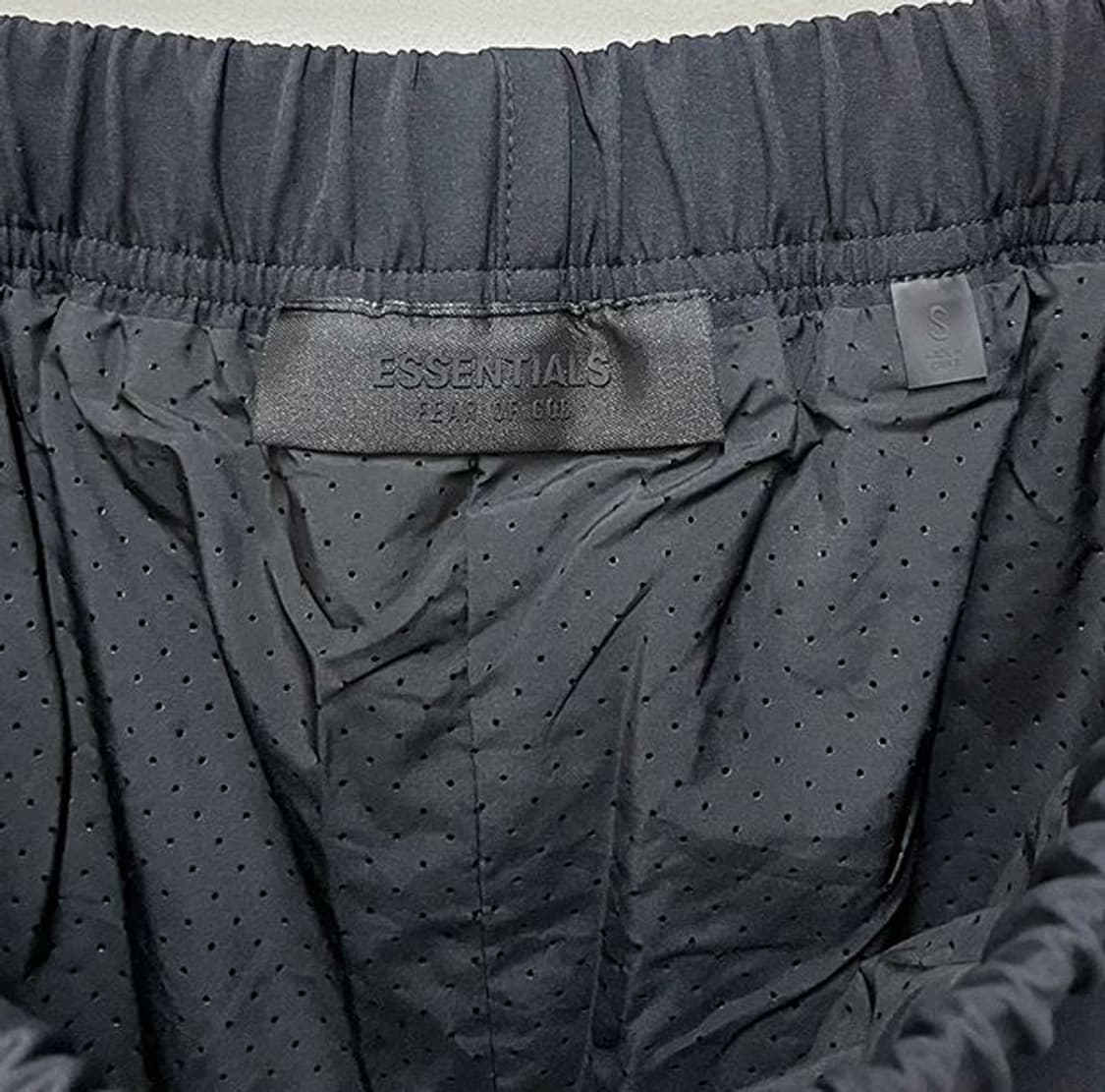 [S] 24FW 피어오브갓 에센셜 텍스쳐드 나일론 필드 팬츠 카고 블랙 상품이미지5