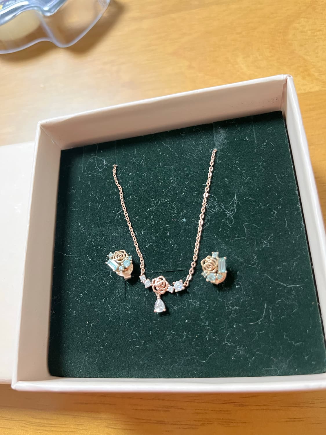 Rosemont 로즈몽 로즈 큐빅 목걸이 & 귀걸이 셋트 상품이미지3