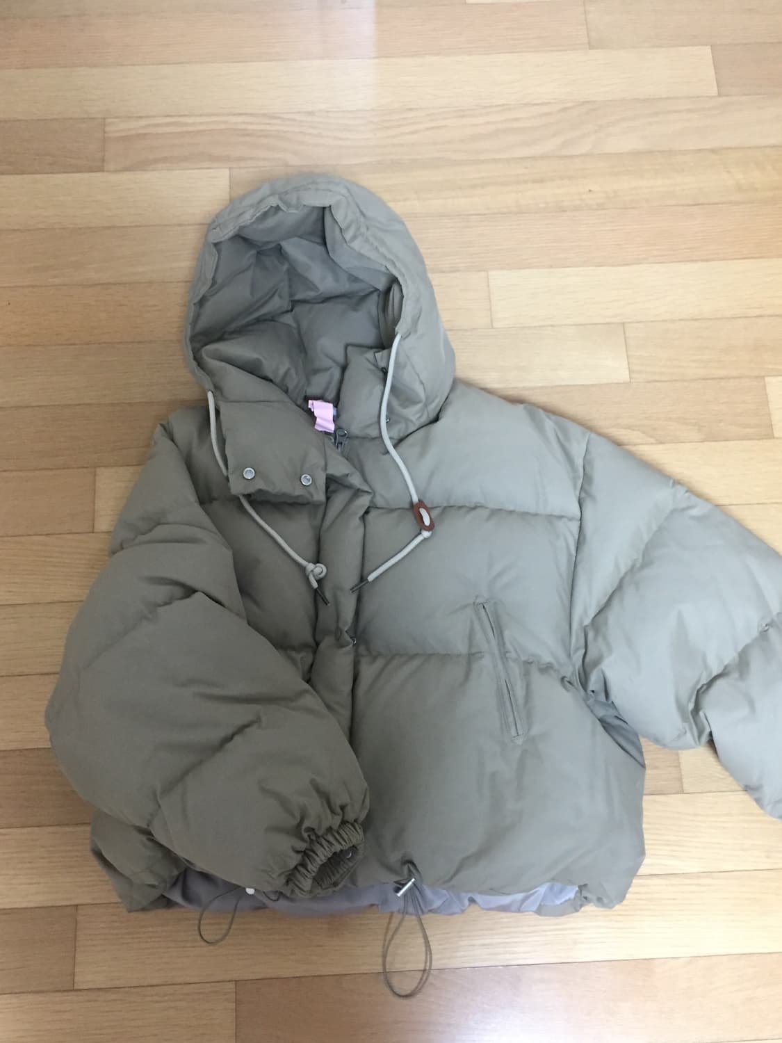 (베이지)낫띵리튼 Pebble cropped puffer 패딩 상품이미지5