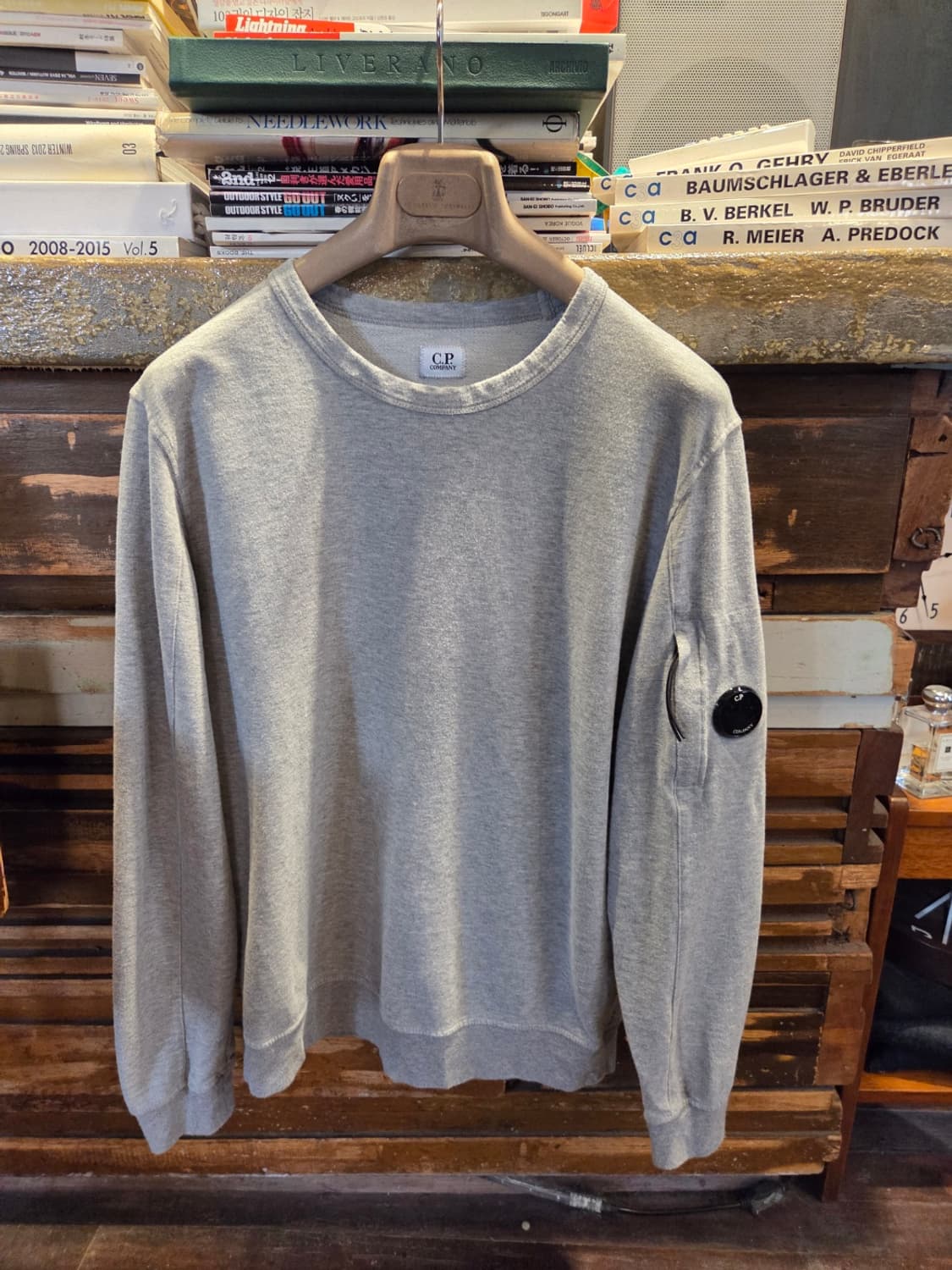 씨피컴퍼니 스웻 상품이미지1