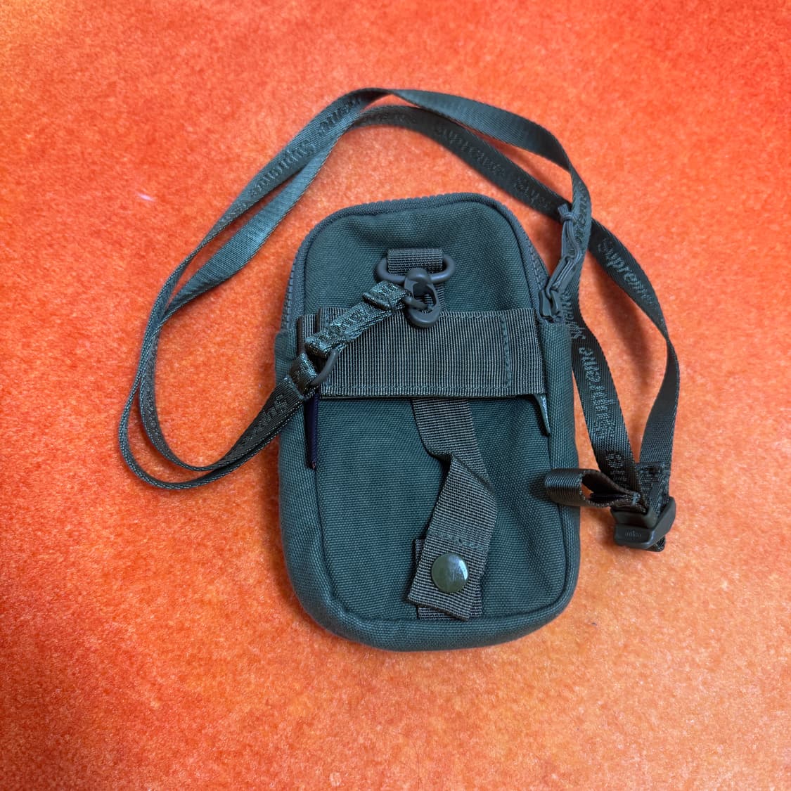 슈프림 카메라백 카키  상품이미지2