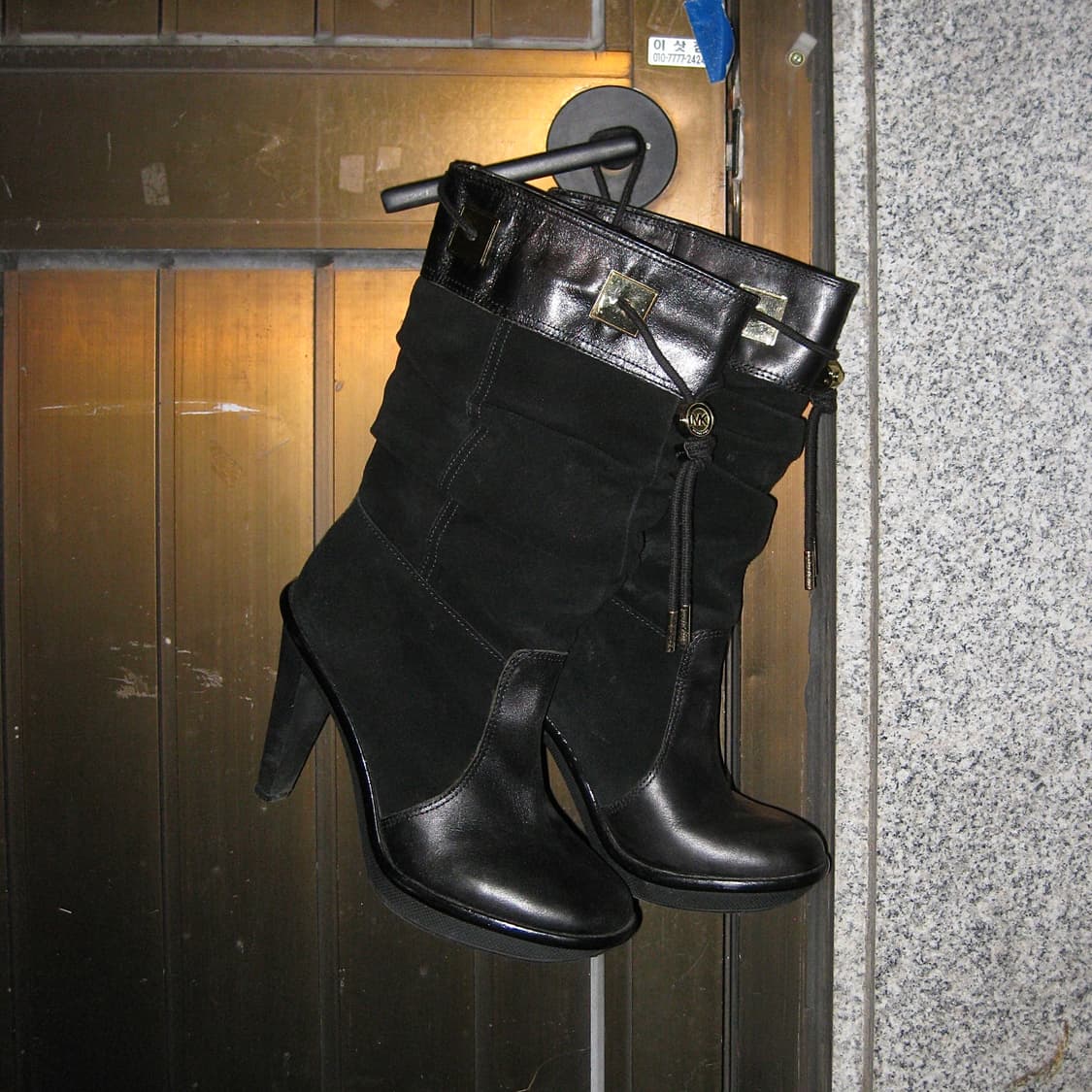 00s 마이클 코어스 골드 드로스트링 스웨이드 부츠 상품이미지1