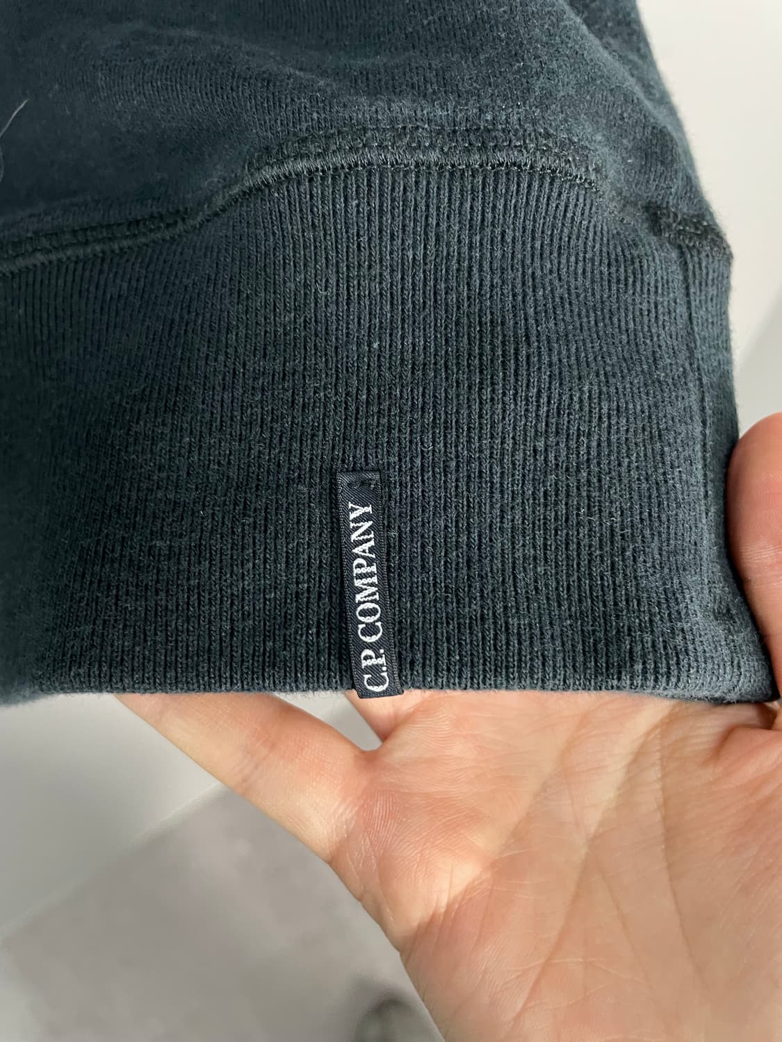 C.P. 컴퍼니 코믹 프린팅 블랙 맨투맨 H2050 상품이미지5