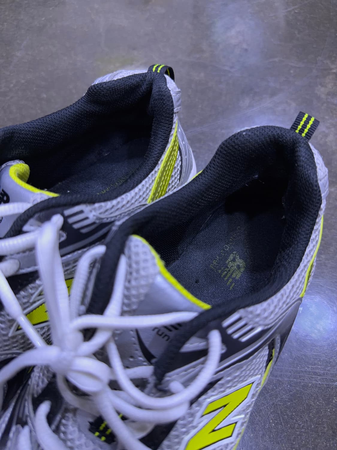 뉴발란스 530 실버옐로우 스니커즈 245 상품이미지5