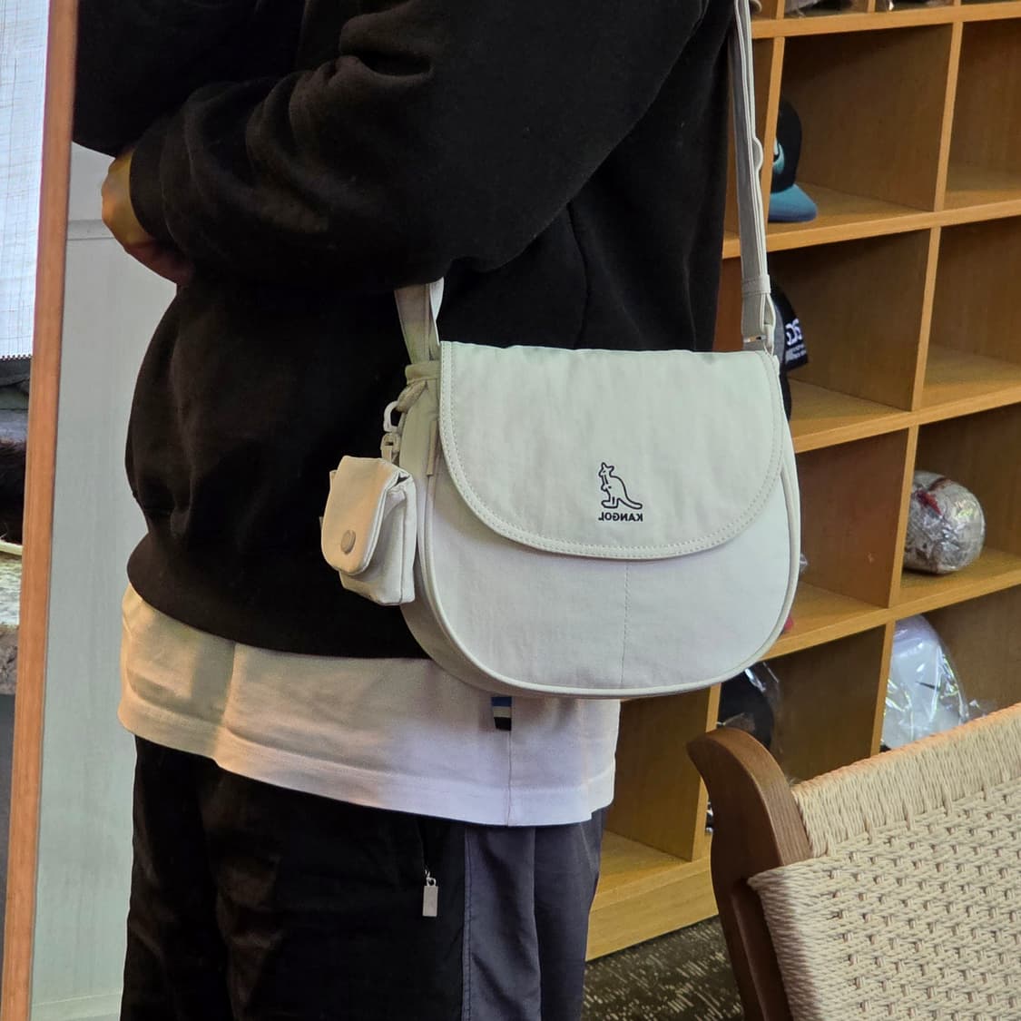 캉골 에센셜 RC 플랩 크로스백 상품이미지2