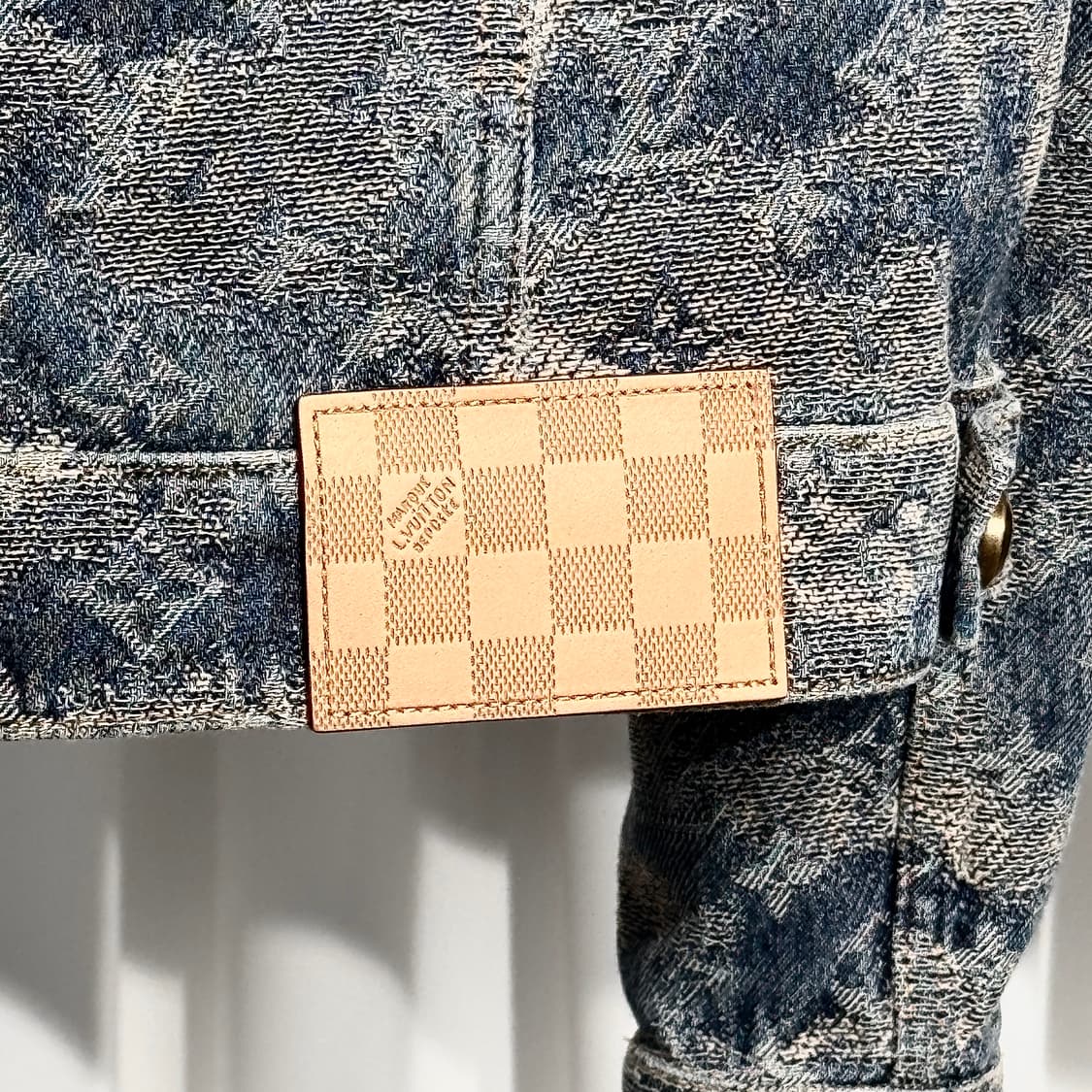[정품] 25FW 신상 루이비통 테피스트리 모노그램 데님 트러커 재킷 상품이미지7