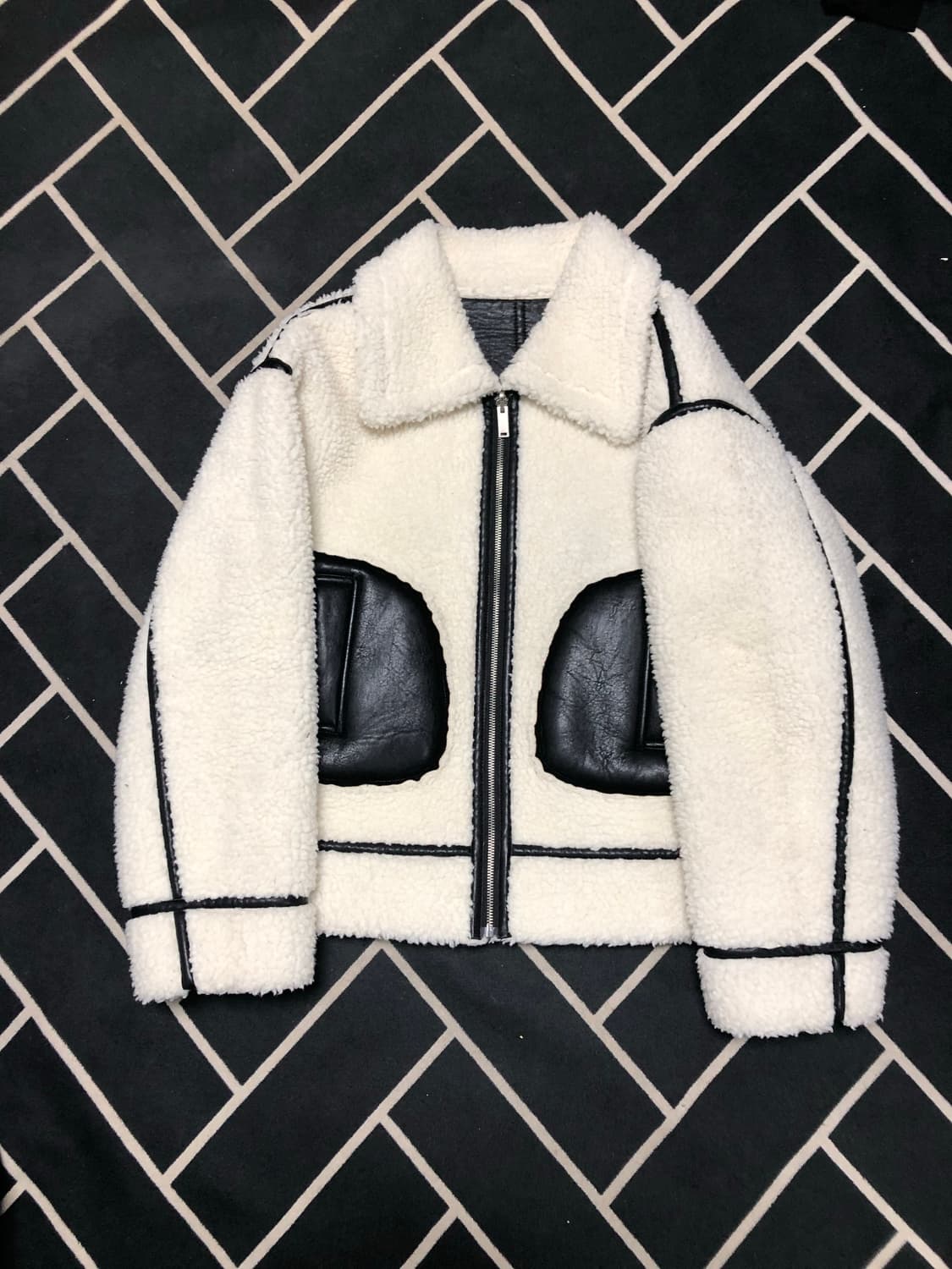 (횡재가)편집샵 리버시블 양면 무스탕/몽클레어 타임 솔리드 시스템 톰포드 상품이미지1