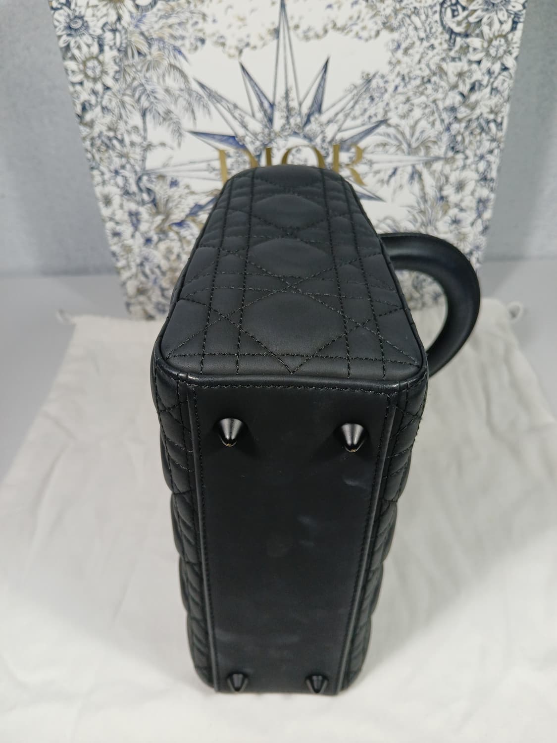 디올 레이디백 매트블랙 스몰 M0538SLOI 상품이미지7