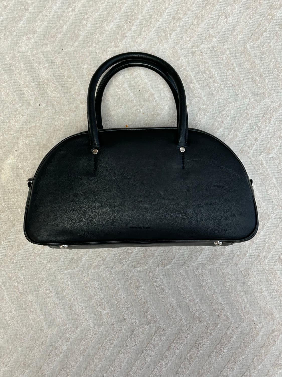 썸웨어버터 바게트백 블랙 상품이미지1