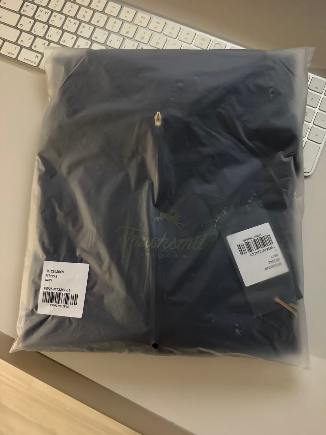 트랙스미스 다운스웻 네이비 판매합니다. 상품이미지2