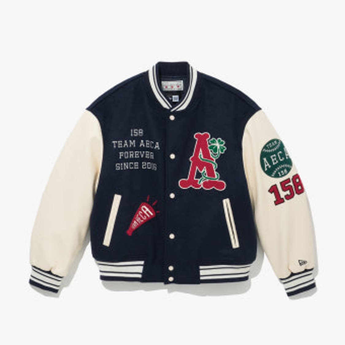 뉴에라 X 에이카 화이트 바시티 재킷 상품이미지1