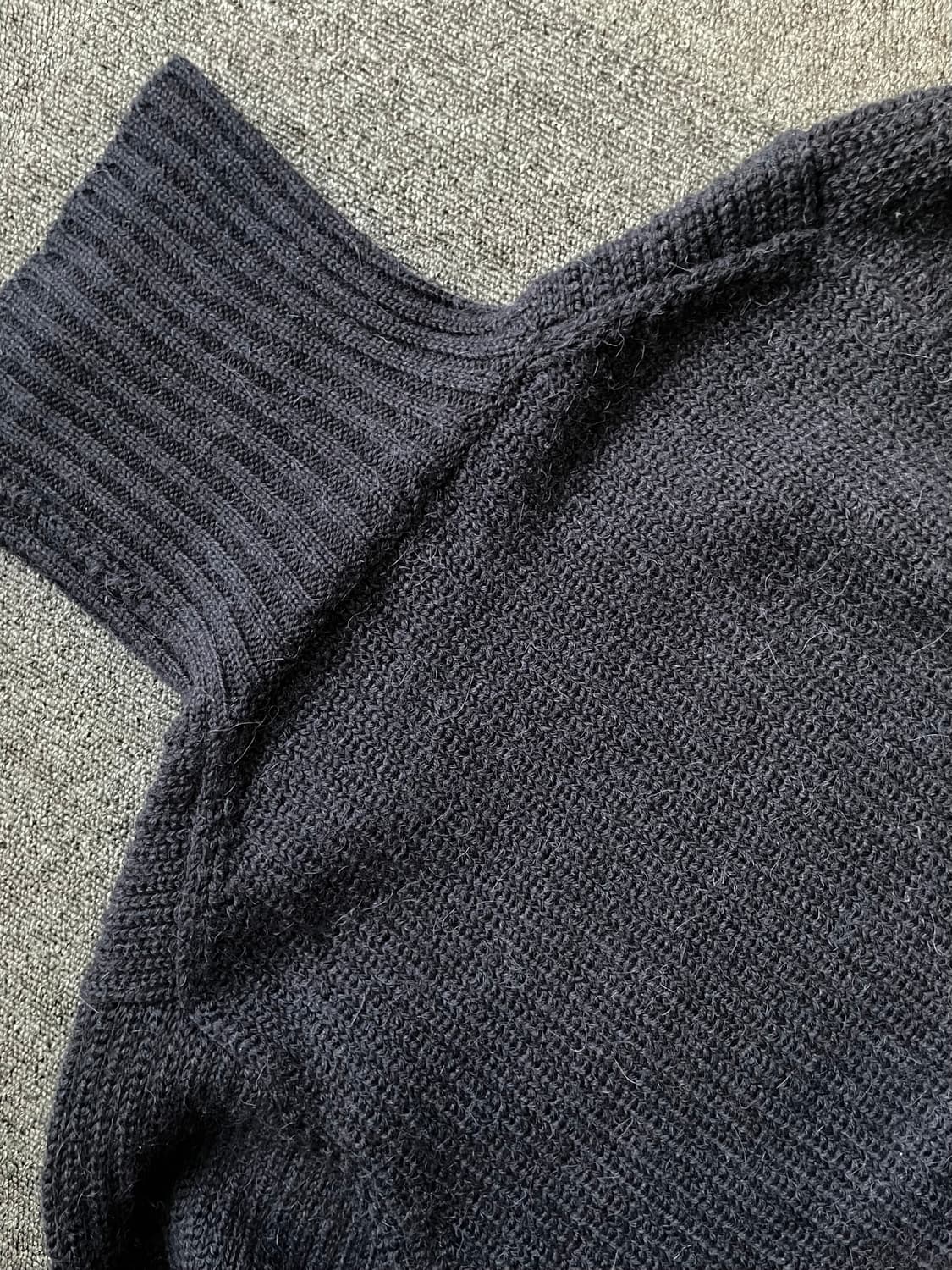 피그벨 울 터틀넥 니트 네이비 2사이즈 상품이미지10