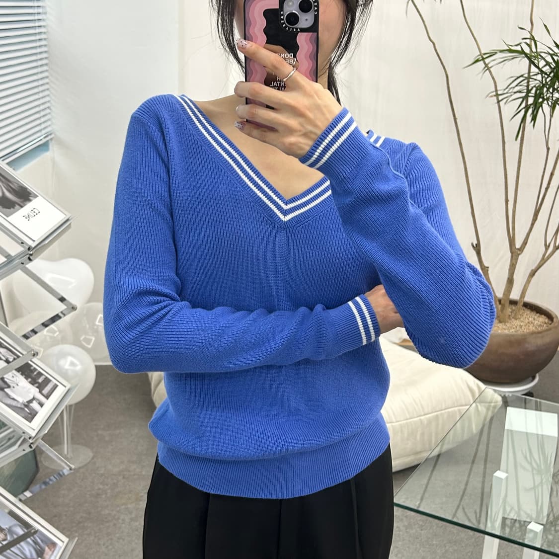 유니클로 브이넥 블루 니트티셔츠 상품이미지2