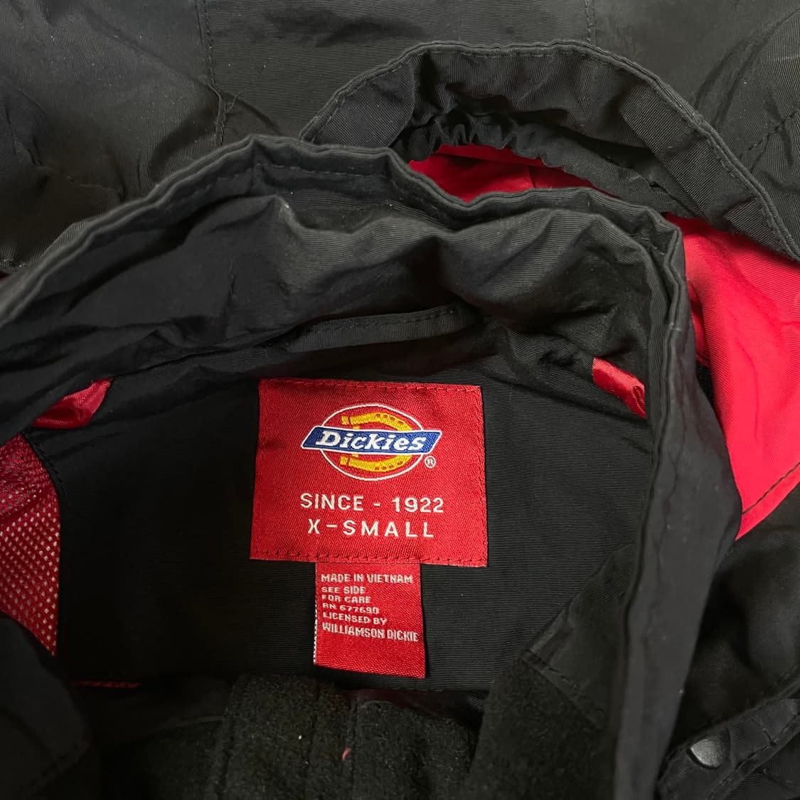 디키즈 블랙 로고 패치 레드 포인트 바람막이 XS 상품이미지4