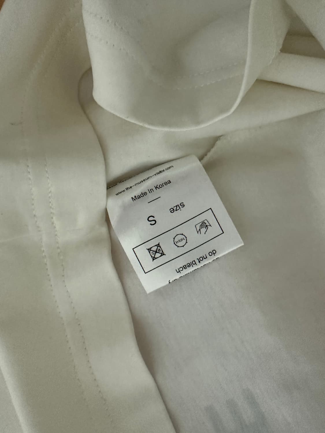 더뮤지엄비지터 베를린 러브 하트 티셔츠 상품이미지2