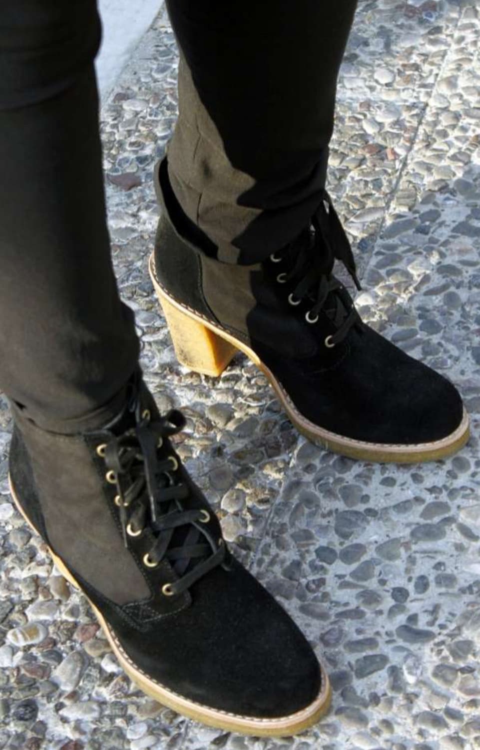 UGG 소피아 스웨이드 앵클 부츠 230 상품이미지2