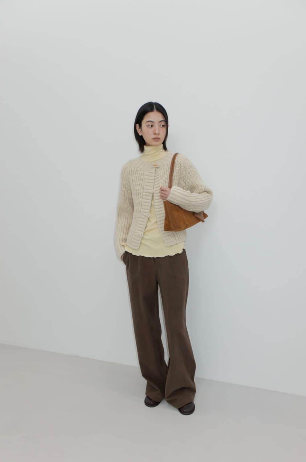 지비에이치어패럴 LOOSE FIT TURTLE NECK TOP / YEL 상품이미지3