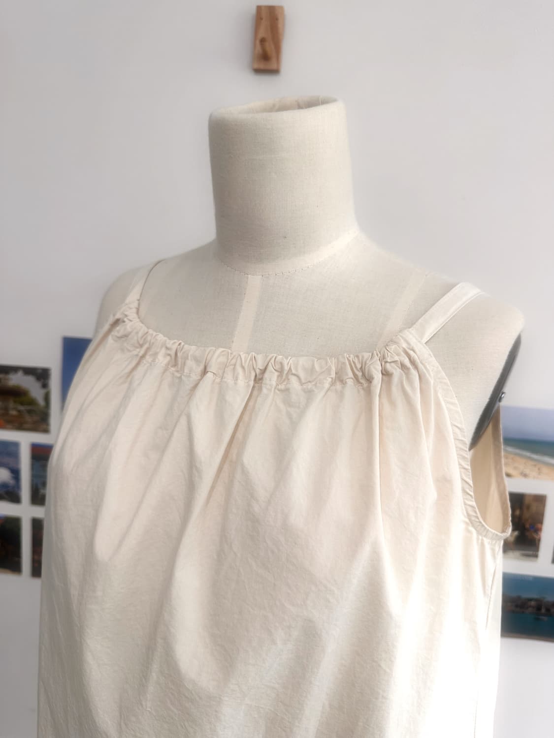 코튼소재 아이보리+베이지 슬리브리스 나시 상품이미지5