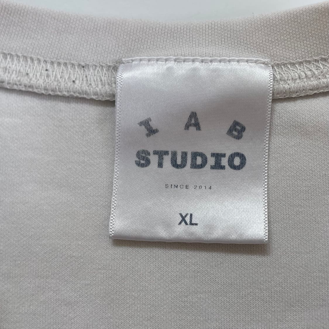 IAB Studio  아이앱 스튜디오 화이트 피그먼크 반팔 티셔츠 상품이미지6