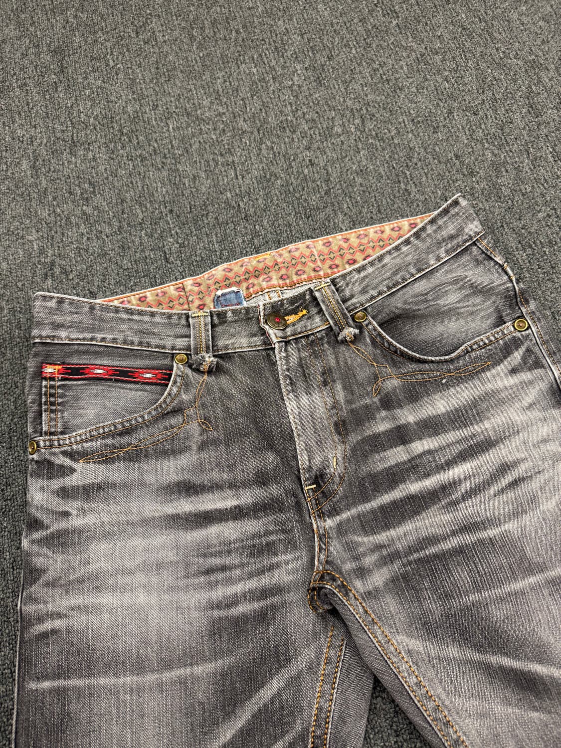 32)에드윈 빈티지 워싱 웨스턴 콘쵸 버튼 그레이 데님팬츠  상품이미지4