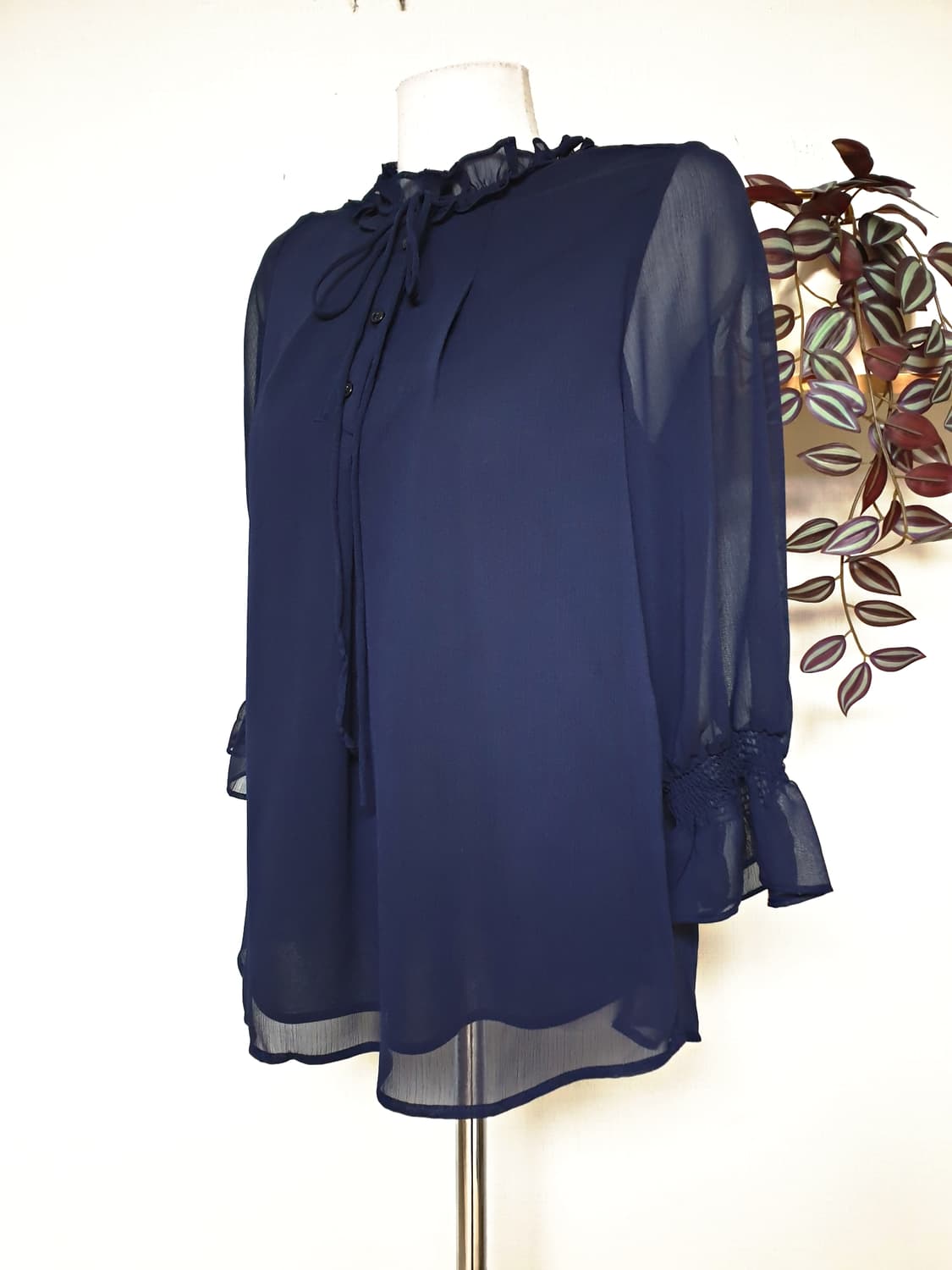 TAGME 시스루팔 프릴넥 블라우스 55 네이비 상품이미지5