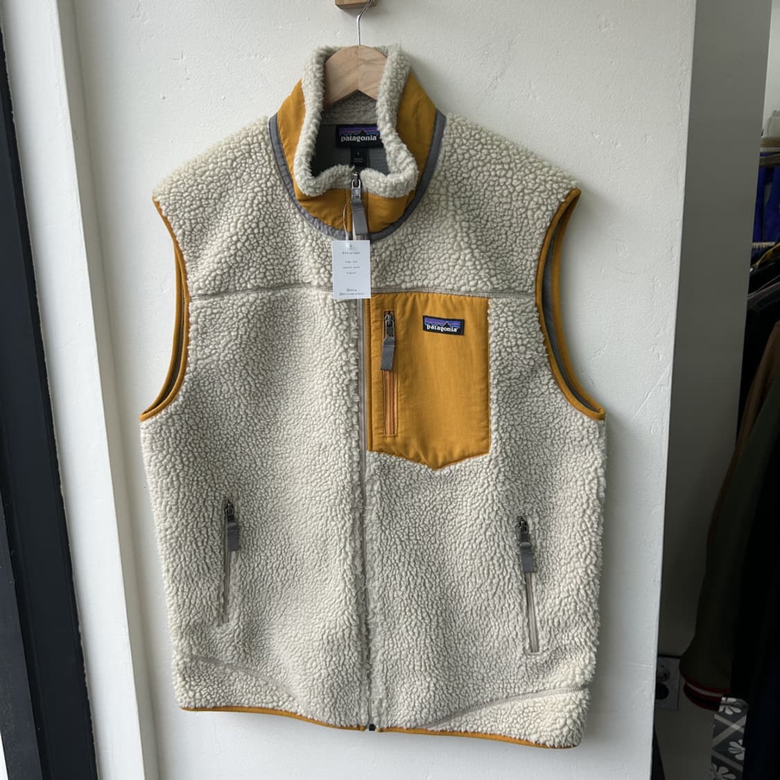 16259 - 파타고니아 레트로X 펠리컨 골드 베스트 자켓 상품이미지2