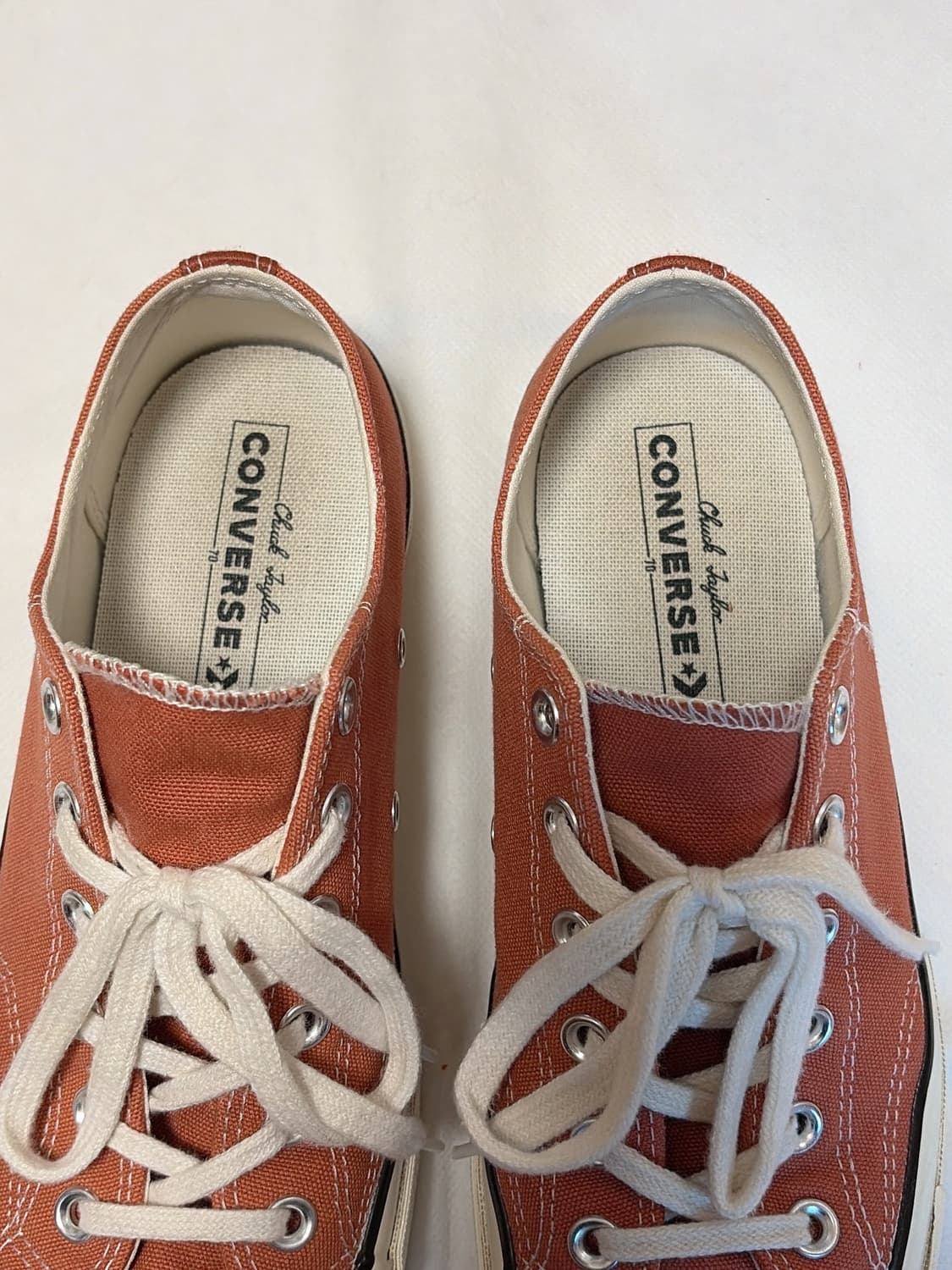 컨버스 척 70 로우 더스티 피치 255-260 사이즈 판매합니다. 상품이미지2