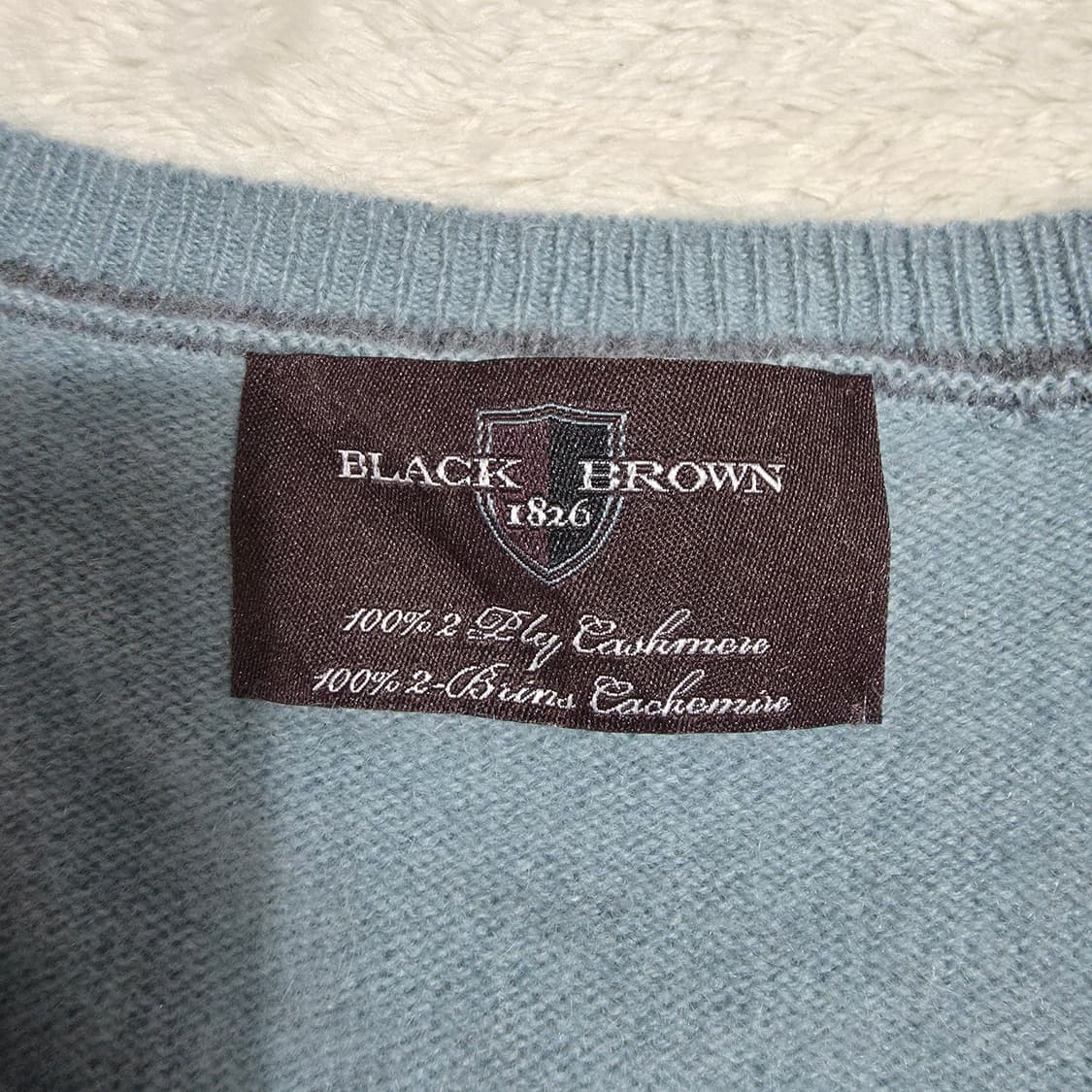 (L)블랙브라운 V넥 캐시미어 100% 니트 상품이미지4